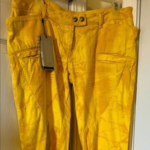 Authentic Pierre Balmain Yellow Womens Skinny Jeans. Cute & sexy as the curvy